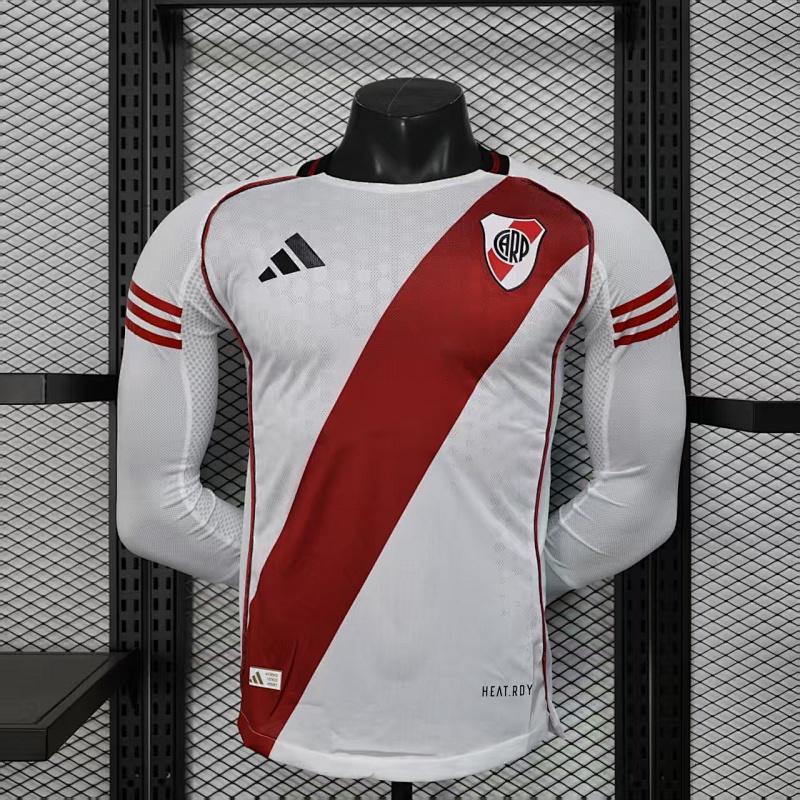 Version Player_Jugador- River Plate con camiseta blanca de manga